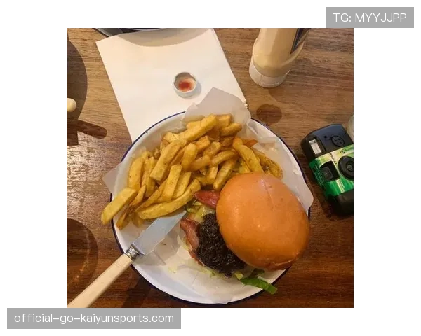 [选手名]的副业：在老家经营着一家口碑极佳的汉堡店